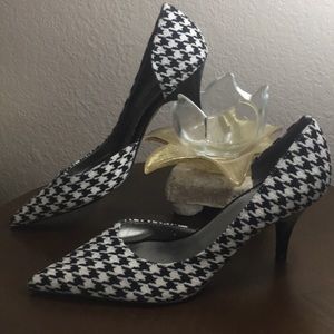 Anne Klein Houndstooth Pump